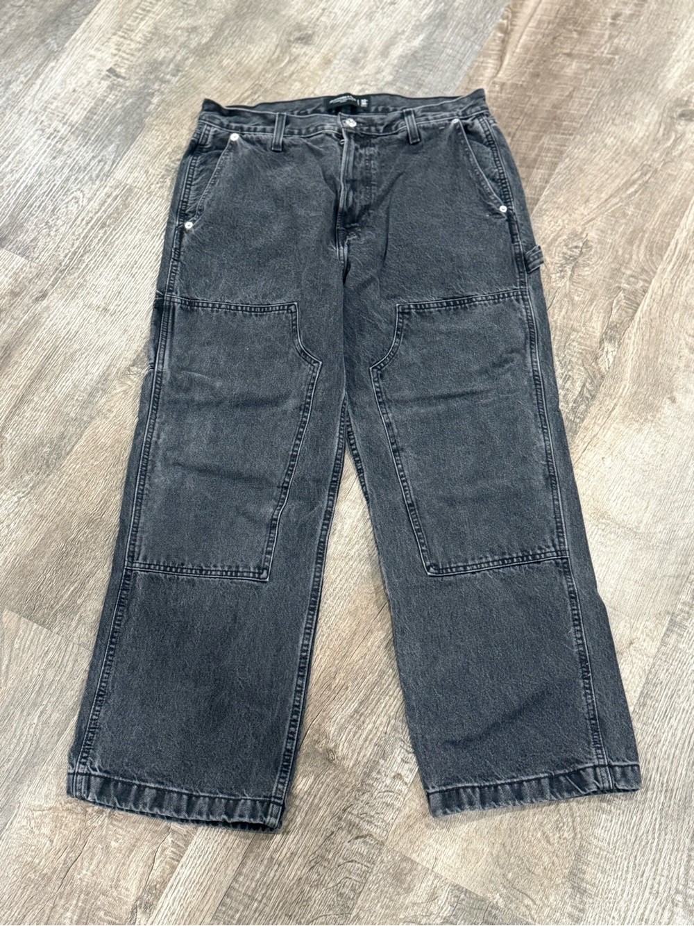 Abercrombie & Fitch Men's Black Washed Relaxed Carpenter Jeans